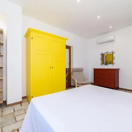 Albachiara Oda ve Kahvaltı 4*