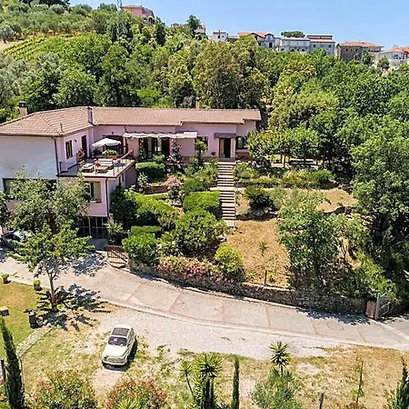 Albachiara Bed & Breakfast